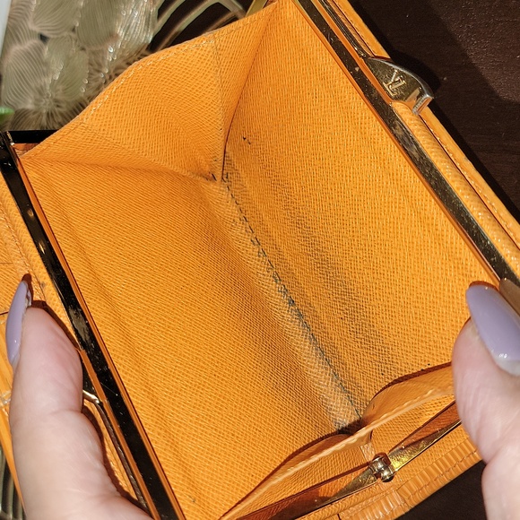 Authentic Louis Vuitton Epi kisslock wallet - Picture 6 of 10